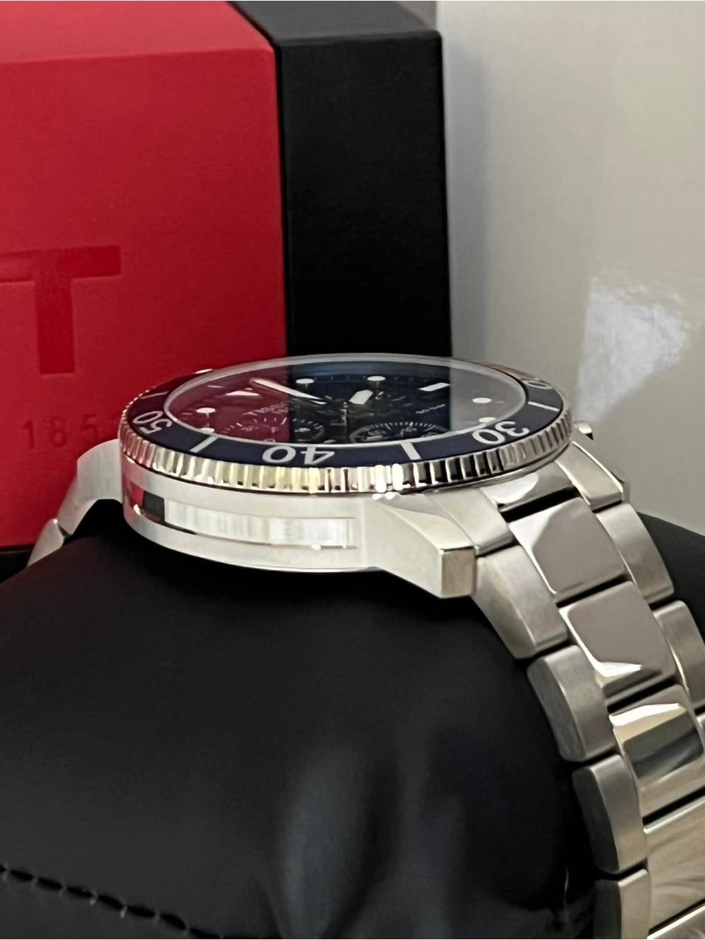 T120.417.11.041.03 - Tissot Men’s Seastar 1000 Quartz Chronograph Watch - Picture 4 of 12